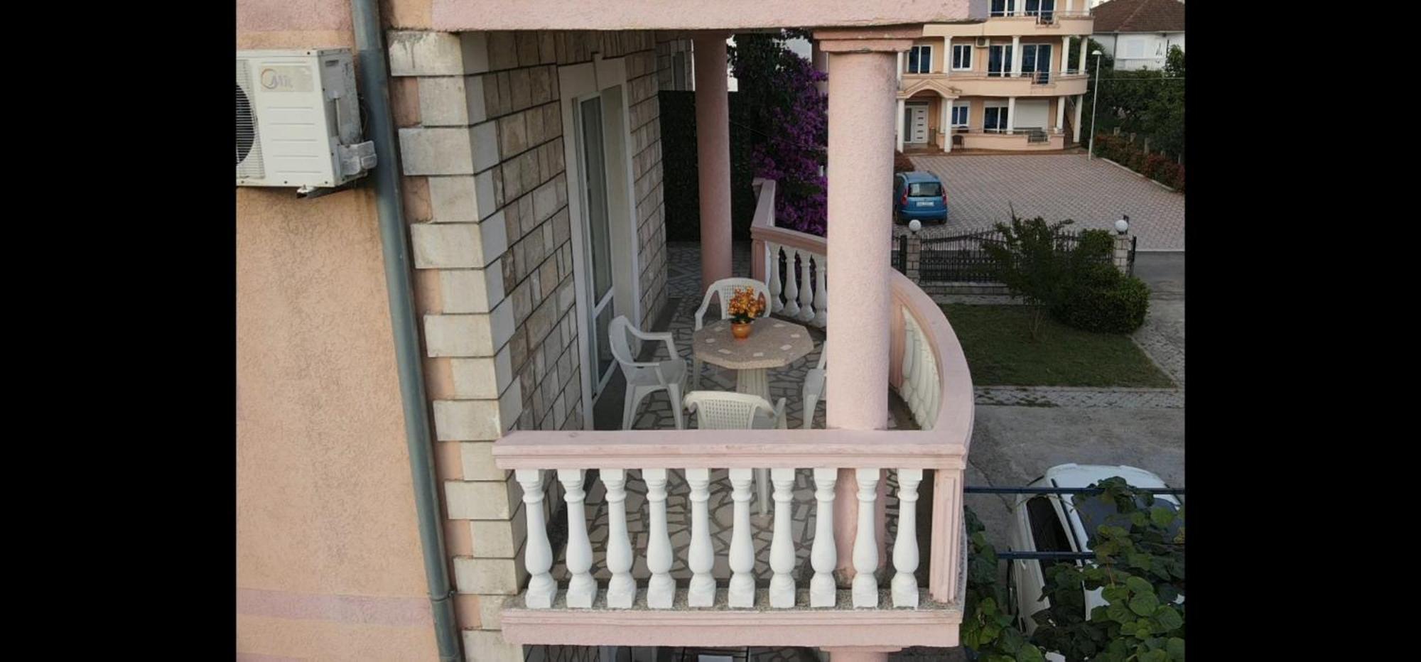 Kurt Apartaments Улцин Екстериор снимка