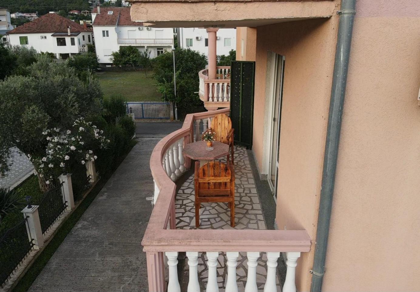 Kurt Apartaments Улцин Екстериор снимка