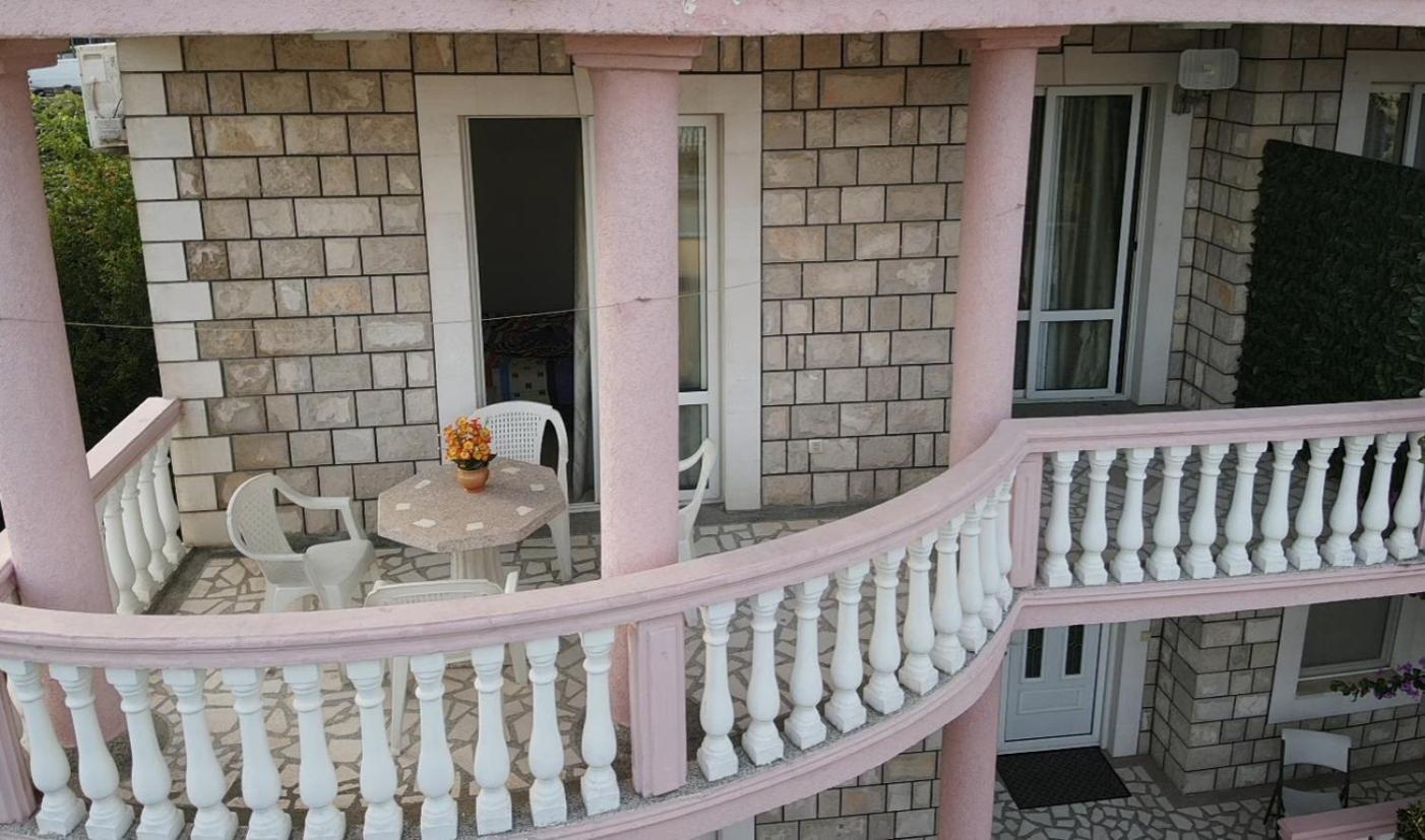 Kurt Apartaments Улцин Екстериор снимка