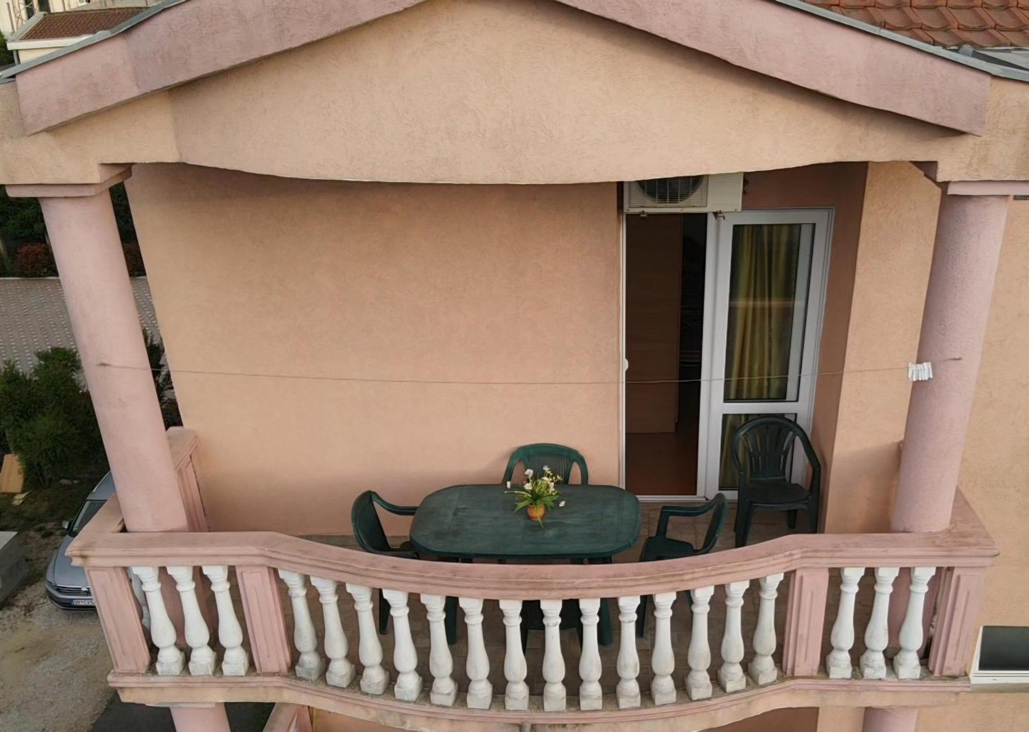 Kurt Apartaments Улцин Екстериор снимка